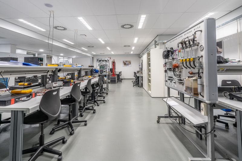 Ten-thousand-level cleanroom laboratory